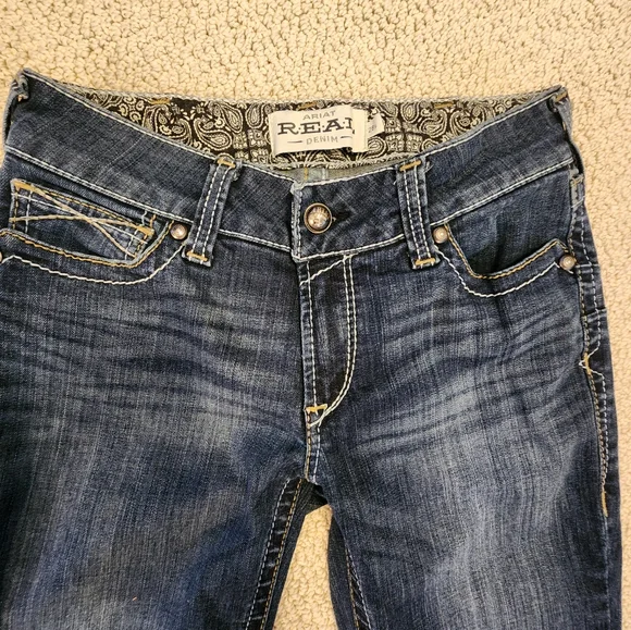 ARIAT R.E.A.L ☆ Women's Blue Jeans Used But In Great Condition. No Flaws - Picture 4 of 13